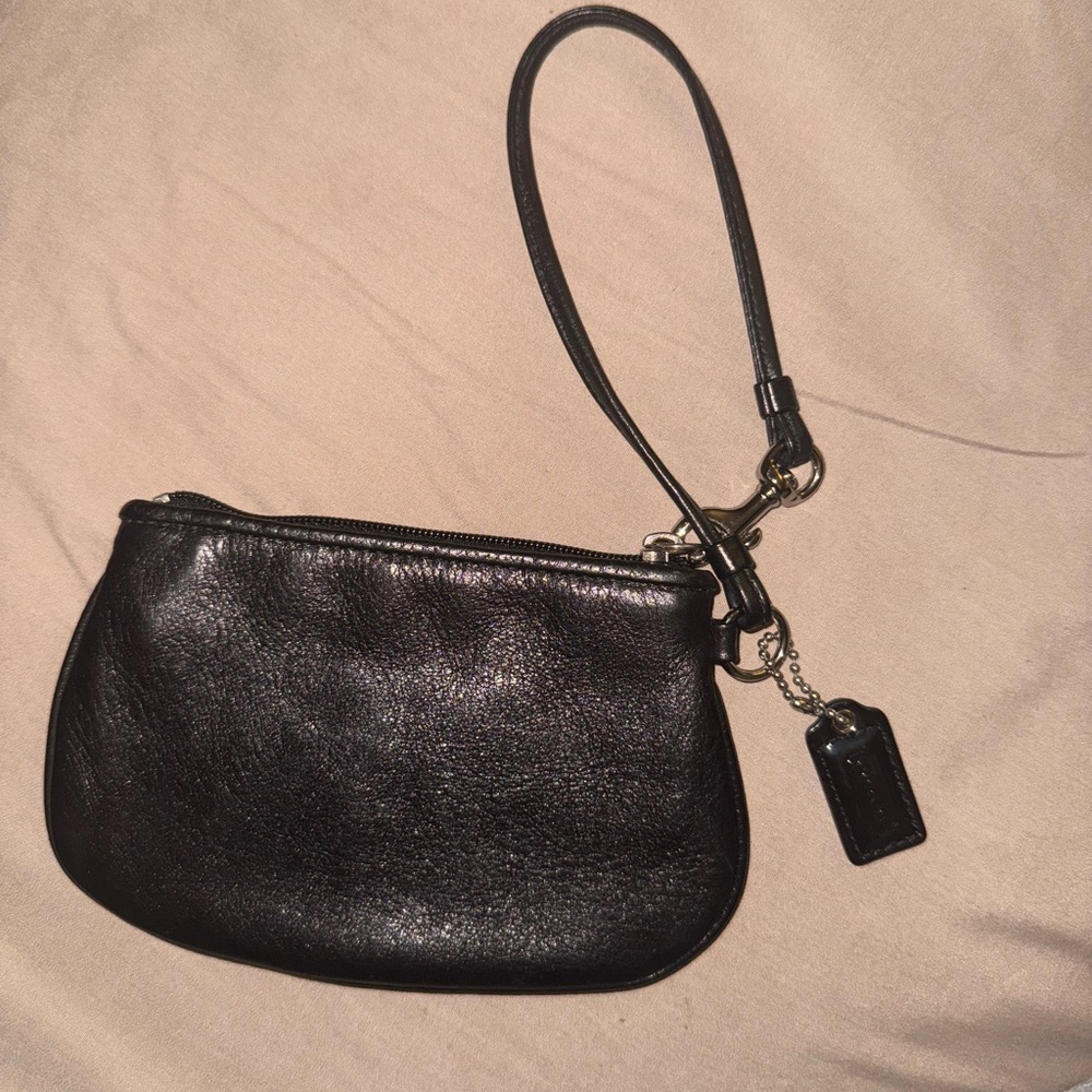 Coach Black Leather Pleated Wristlet Purse – Horse & Carriage Logo Purple Lining - Picture 4 of 7